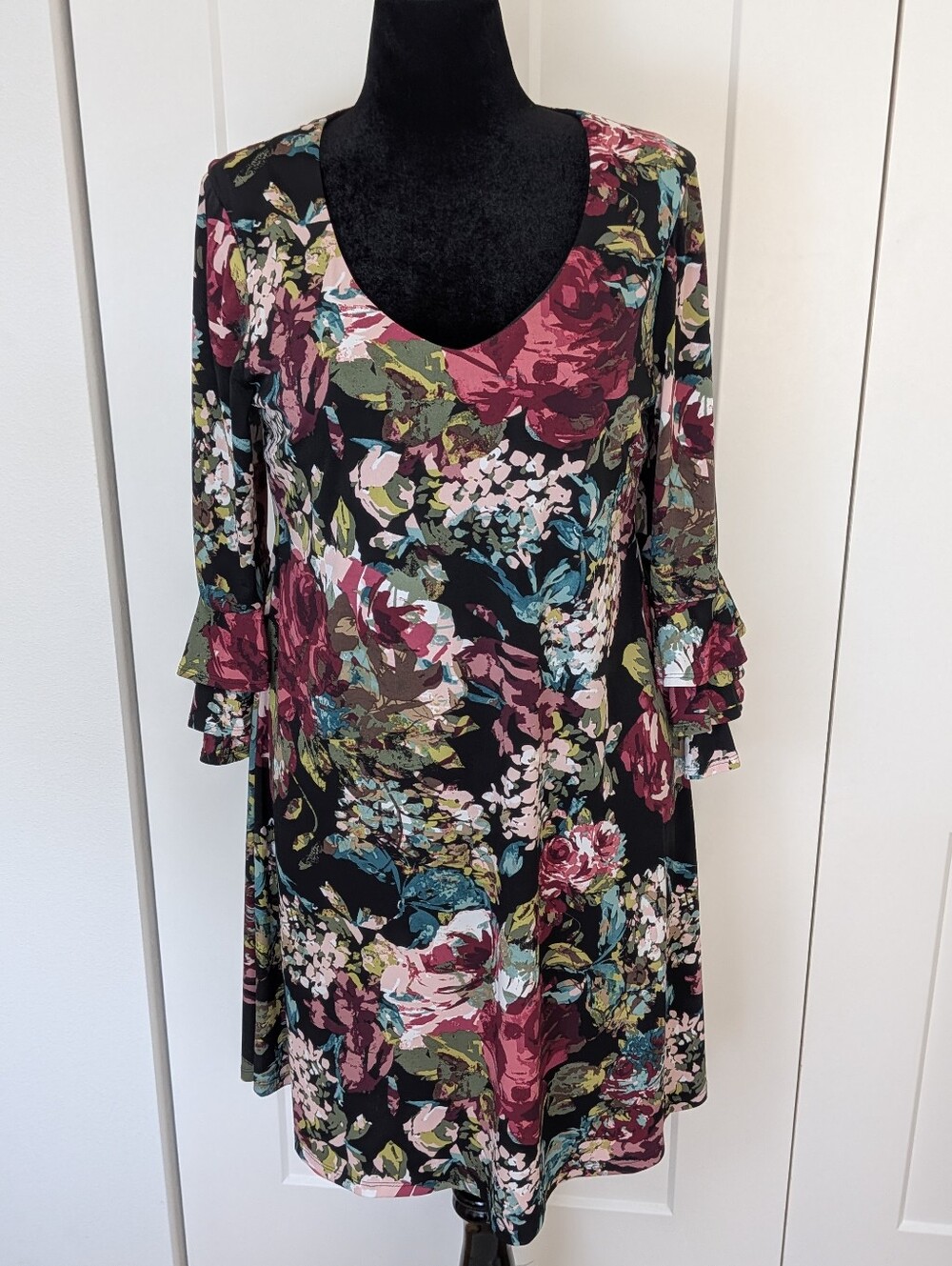 Connected Apparel floral V-neck Short shift dress Sz 12 Ruffle Sleeves Loose EUC
